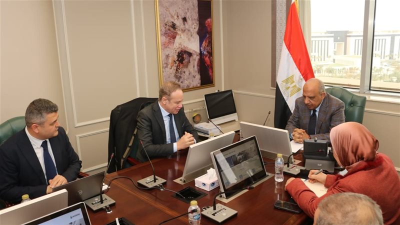لقاء وزير الكهرباء