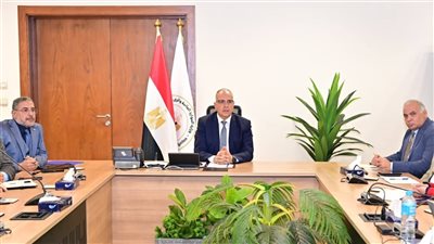 وزير الري يتابع إجراءات تحسين منظومة إدارة وتوزيع المياه 