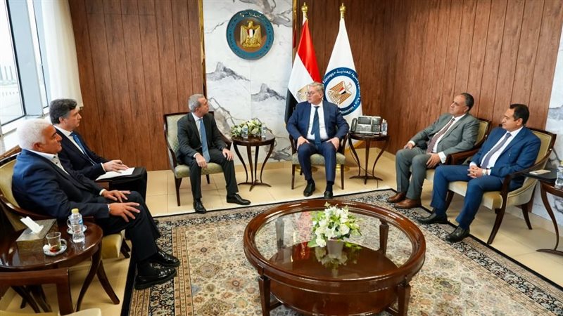 وزير البترول ووفد