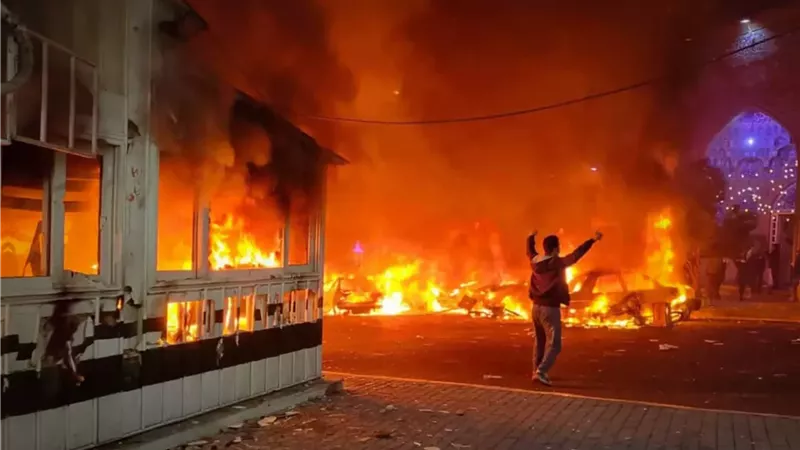 إيران 
