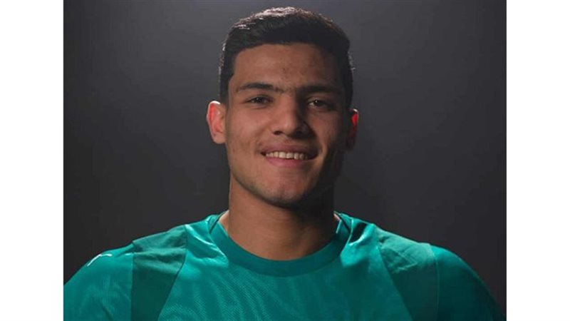 المصري يضم مصطفى