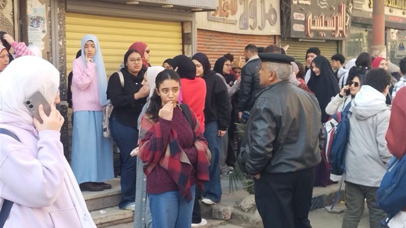 طلاب الشهادة الإعدادية