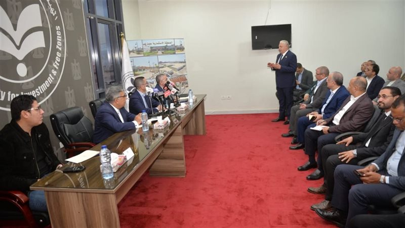 لقاء وزير الصناعة