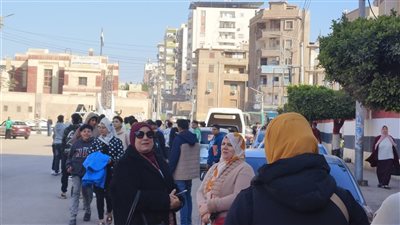 طلاب الشهادة الإعدادية بالدقهلية: امتحان الجبر والإحصاء صعب (فيديو وصور)