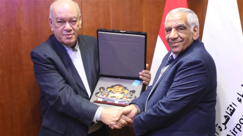 مطار القاهرة 