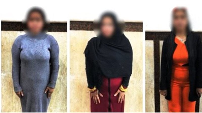  ضبط 3 سيدات لممارسة