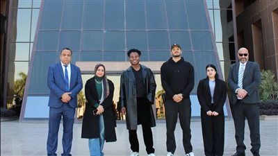 الممثل والمنتج الأمريكي أوداين واتسون يزور مدينة الإنتاج الإعلامي (صور) 