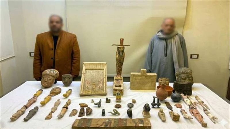المتهمين 