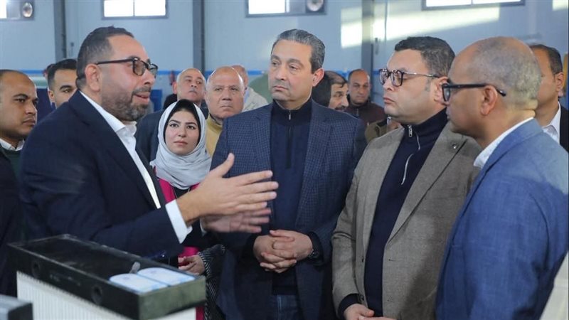 محافظ دمياط ووزير