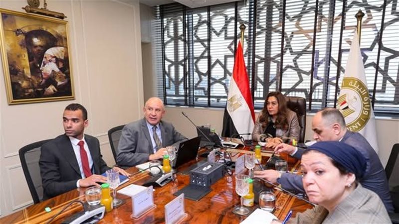 اجتماع الدكتورة منال