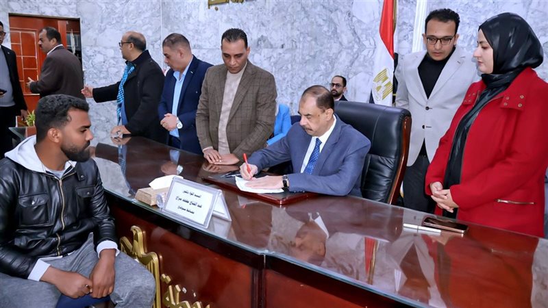 محافظ سوهاج فى لقاء