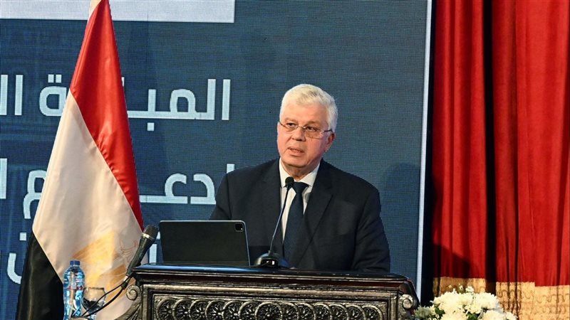 د. ايمن عاشور وزير