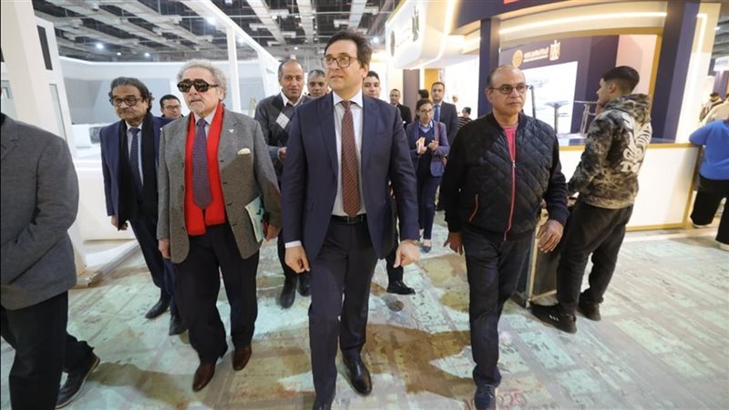  وزير الثقافة يتفقد