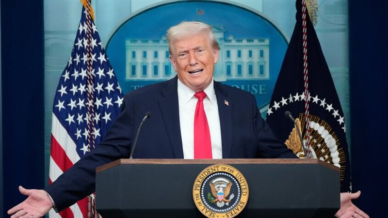 الرئيس الأمريكي دونالد