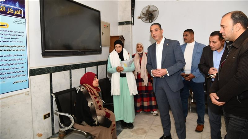 المحافظ يتفقد المركز