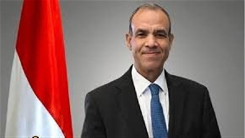 الدكتور بدر عبد العاطى