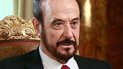 رفعت الأسد، من قلب السلطة إلى غربة المنفى والملاحقات القضائية.. أدى دورا بارزا في وصول شقيقه إلى الحكم.. وواجه اتهامات بارتكاب جرائم حرب بسوريا