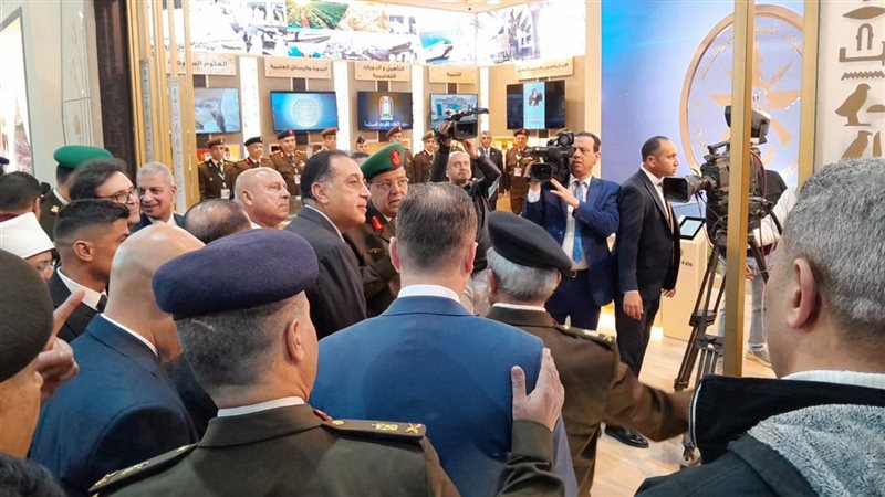 رئيس الوزراء يفتتح