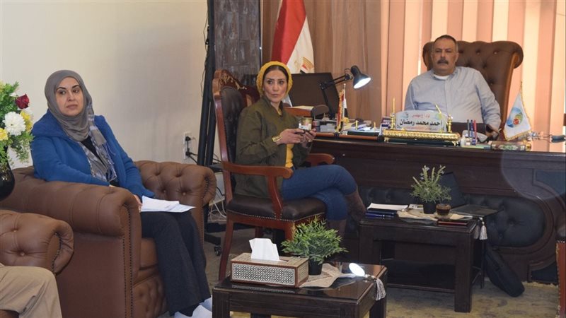 مياه القناة تناقش
