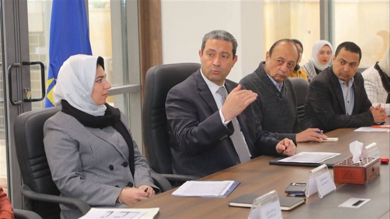 اجتماع محافظ دمياط