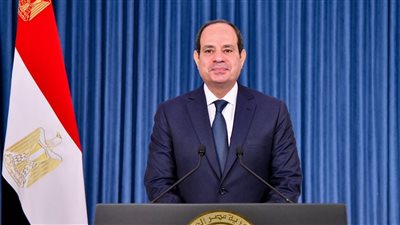 السيسي يمازح وزير الداخلية: ما أضربتش من الشرطة وأنا صغير 