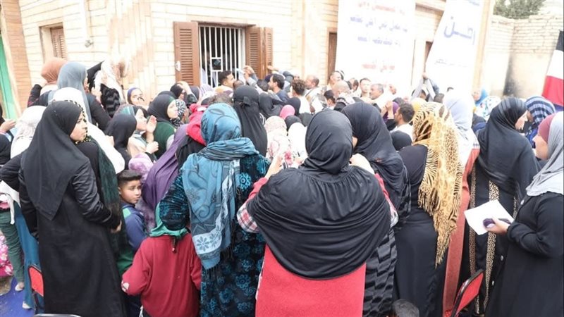 المترددين على القافلة،
