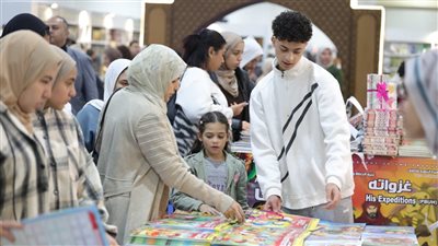 نصف مليون زائر باليوم الثالث لمعرض القاهرة الدولي للكتاب