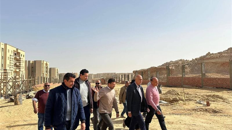 مسؤولو الاسكان
