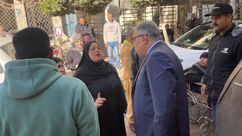 محافظ الدقهلية يستمع