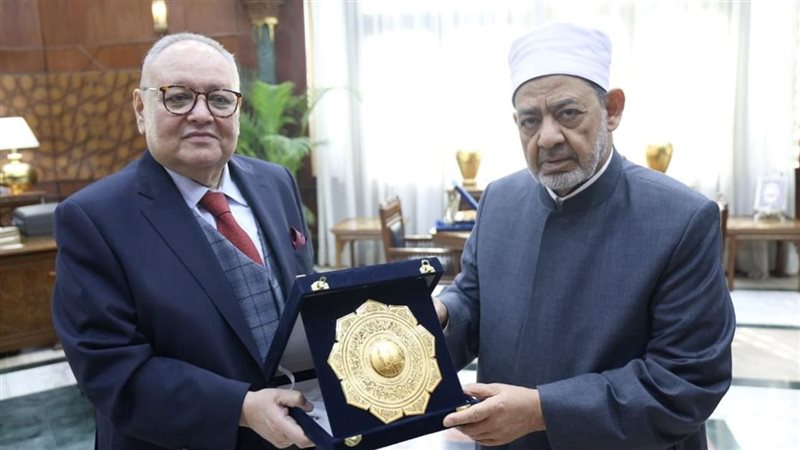 شيخ الأزهر يستقبل