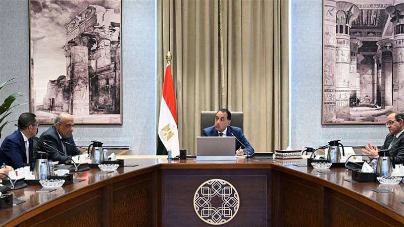 رئيس الوزراء يتابع