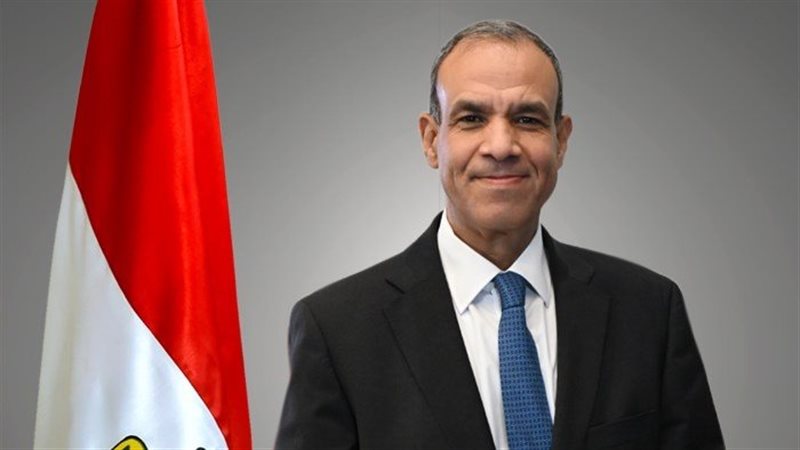 الدكتور بدر عبد العاطى