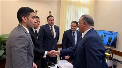 وفد المحامين يلتقي وكلاء نيابة النزهة بعد إخلاء سبيل أعضاء النقابة 