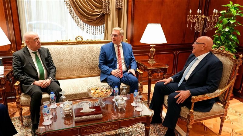 وزير البترول بمجلس
