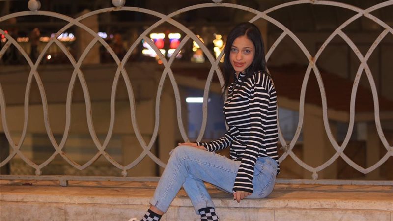 الطالبة المصابة،فيتو