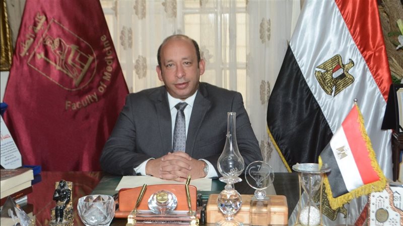 د..حسام صلاح عميد