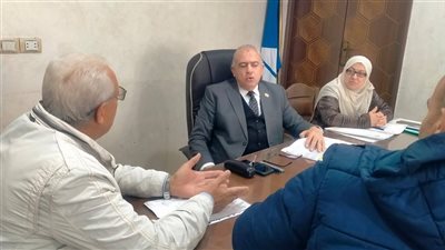 السكرتير العام المساعد لدمياط يبحث مطالب المواطنين في لقاء مفتوح