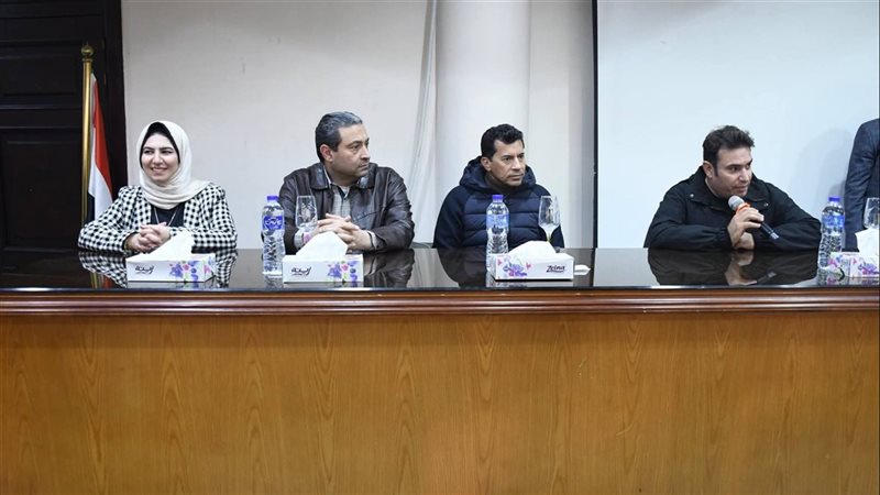 الوزير والمحافظ ولقاء