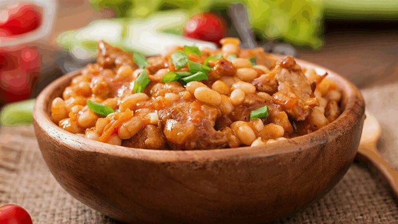 طاجن فاصوليا بيضاء،