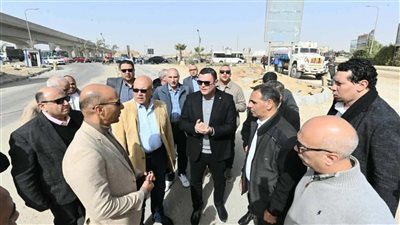 وزير الإسكان يتفقد أعمال تطوير الطرق بعدد من المناطق الحيوية بحدائق أكتوبر