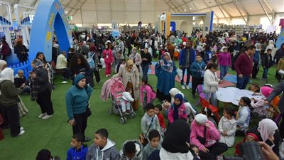 معرض القاهرة الدولي للكتاب يستقبل 5.5 مليون زائر منذ فتح أبوابه للجمهور