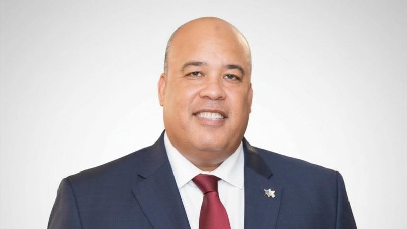 أيمن العشري، فيتو