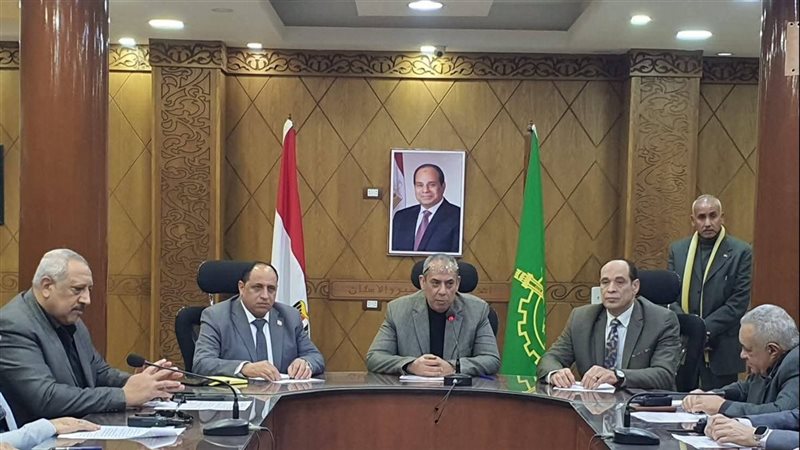 اجتماع مع مديري الإدارات