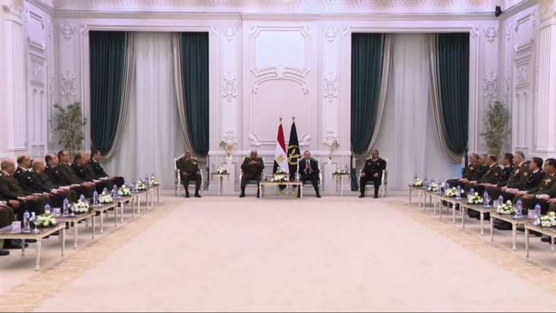 وزير الداخلية يستقبل