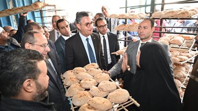 شريف فاروق يتفقد المنظومة التموينية بالقاهرة ويؤكد انتظام توافر السلع والخبز المدعم 