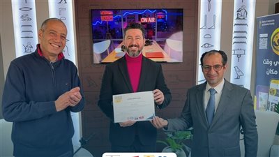 معرض القاهرة الدولي للكتاب يكرم مذيعي وفريق عمل مجموعة إذاعات راديو النيل 