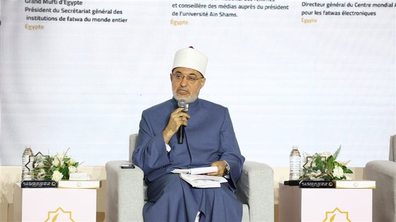 الدكتور نظير عياد،