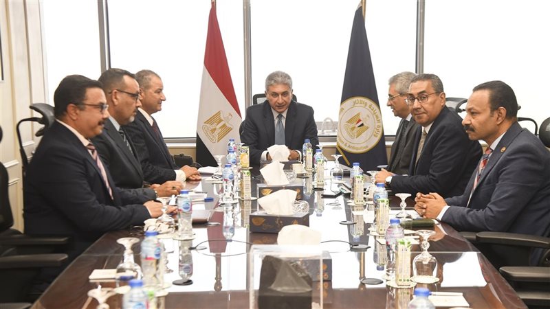 وزير السياحة والآثار