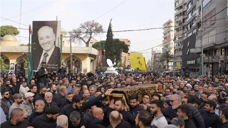 جنازة والد حسن نصر