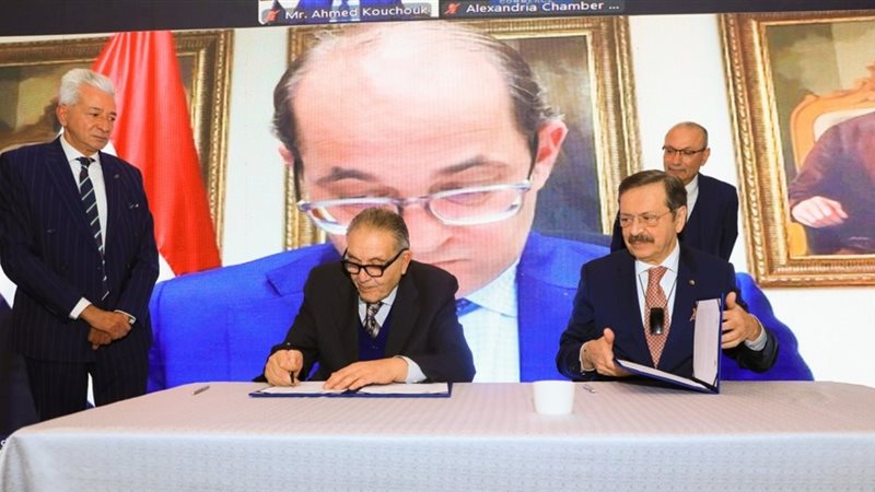 خلال توقيع مذكرات